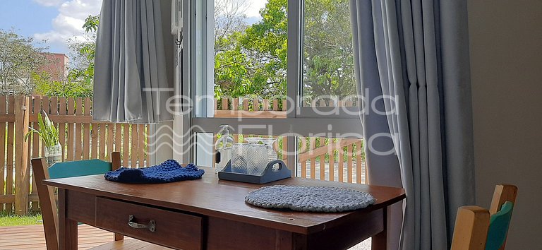 The bungalow is located next to nature, surrounded by enviro