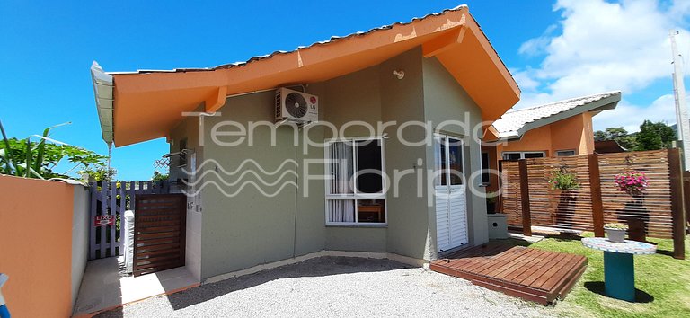 The bungalow is located next to nature, surrounded by enviro